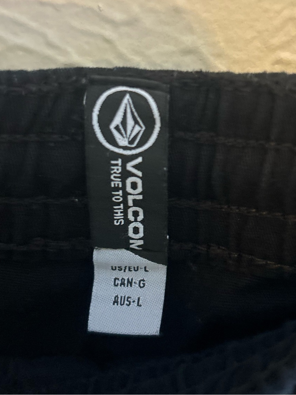 Volcom Black Drawstring Shorts Large - Picture 4 of 4